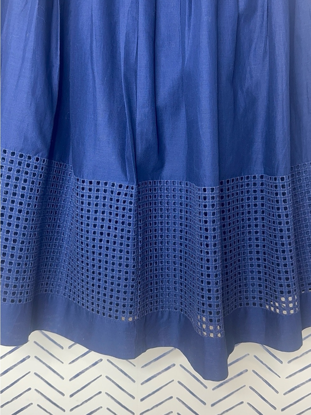 Talbots Navy Blue  Pleated Midi Eyelet Skirt Preppy Lined Size 2 - Picture 3 of 7
